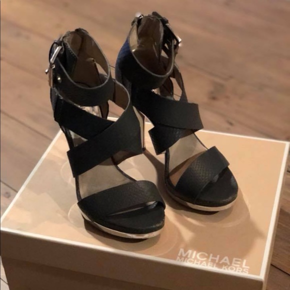 Michael Kors Shoes - Michael Kors Shoes- Size 6 - Leather